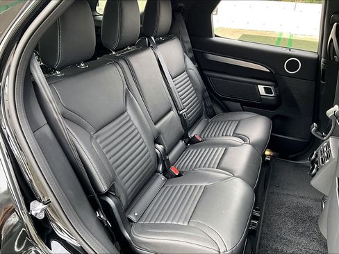 New 2026 Land Rover Discovery Limited Edition image 9