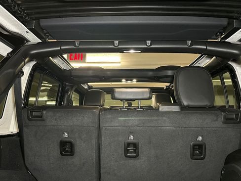 Used 2023 Jeep Wrangler Unlimited Sahara w/ Cold Weather Group image 7