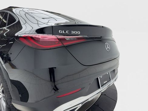 Used 2024 Mercedes-Benz GLC 300 4MATIC image 11