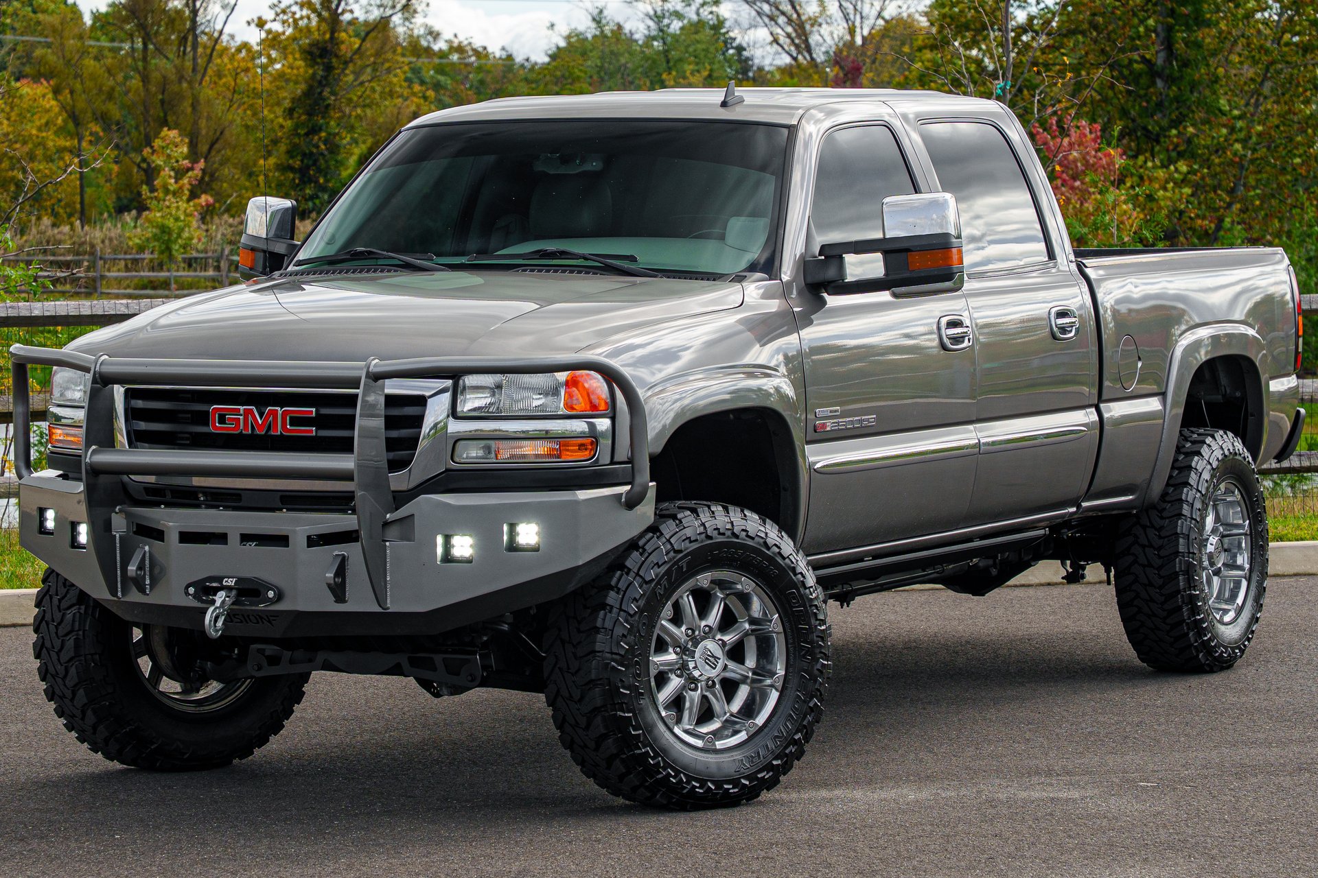 Used 2007 GMC Sierra 2500 SLT w/ Heavy-Duty Power Package AWD/4WD image 1
