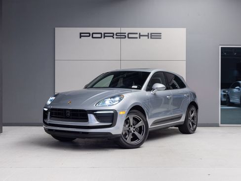 Certified 2026 Porsche Macan AWD/4WD image 1