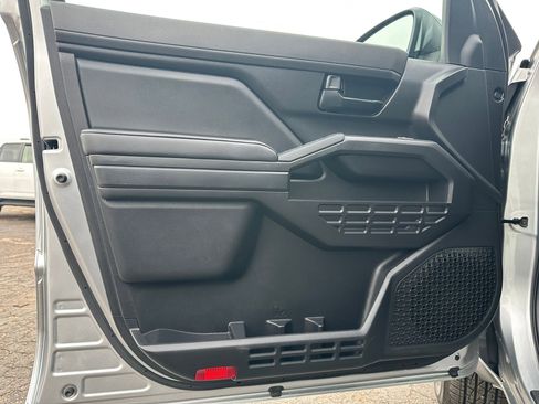 Used 2025 Toyota Tacoma SR image 22