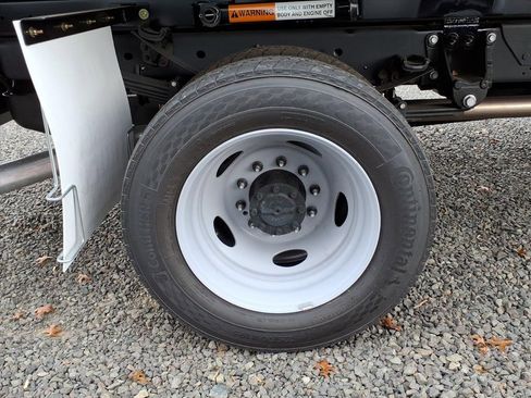 New 2025 Ford F550 4x4 Crew Cab Super Duty image 7