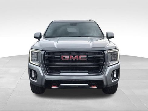 Used 2024 GMC Yukon AT4 w/ Technology Package AWD/4WD image 3