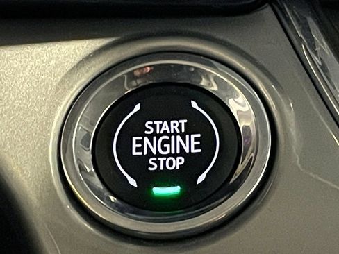 Used 2025 Chevrolet Trax LT FWD image 23