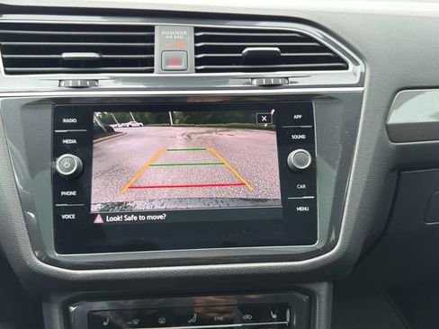 Used 2023 Volkswagen Tiguan SE R-Line FWD image 15