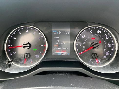 Used 2019 Toyota RAV4 XLE Premium image 19