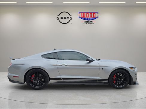 Used 2020 Ford Mustang Shelby GT500 w/ Technology Package RWD image 2