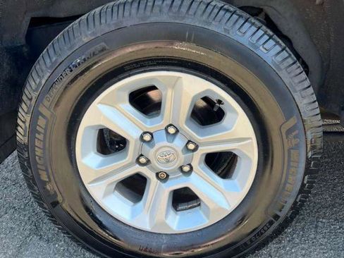 Used 2016 Toyota 4Runner SR5 Premium image 12