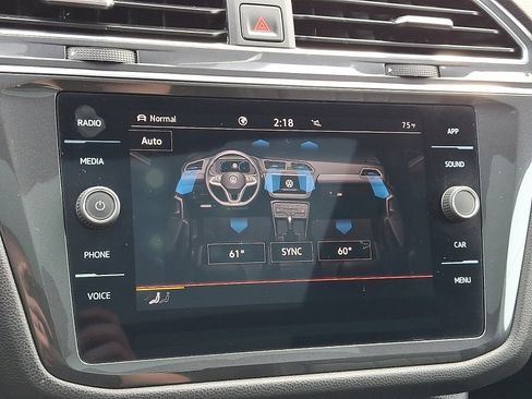 Used 2022 Volkswagen Tiguan SE R-Line image 16