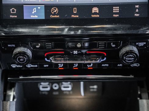 New 2025 Jeep Grand Cherokee Limited image 23