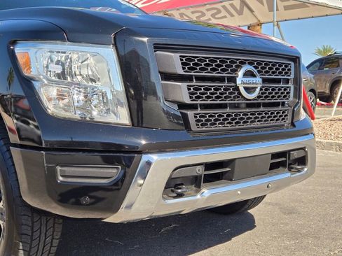 Used 2021 Nissan Titan SV w/ SV Convenience Package AWD/4WD image 2