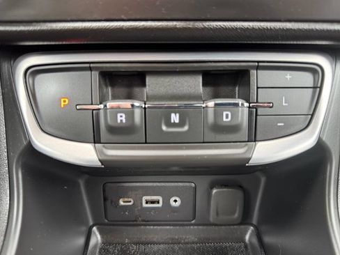 Used 2023 GMC Terrain SLE w/ Driver Convenience Package AWD/4WD image 17