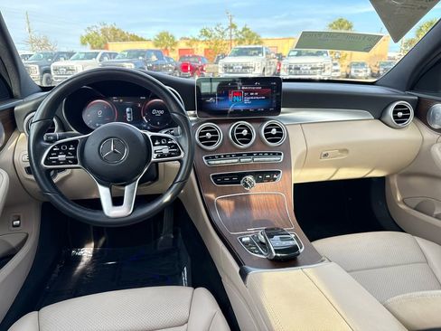 Used 2021 Mercedes-Benz C 300 Sedan image 5