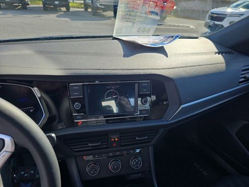 Used 2024 Volkswagen Jetta Sport image 23