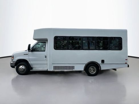 Used 2016 Ford E-450 and Econoline 450 Super Duty w/ Shuttle Bus Prep Package RWD image 7