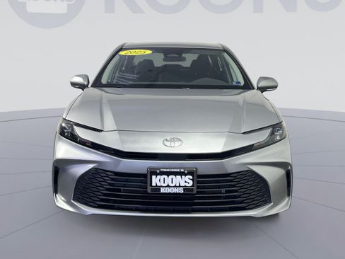 Used 2025 Toyota Camry LE FWD image 4