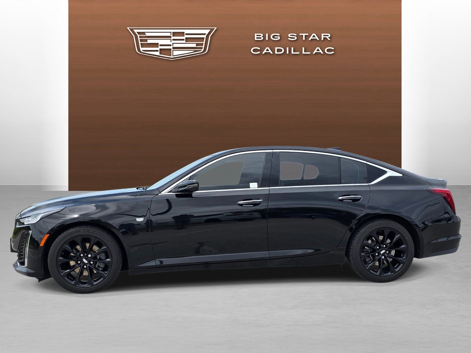 Used 2024 Cadillac CT5 Premium Luxury RWD image 2