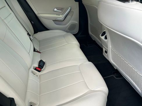 Used 2023 Mercedes-Benz CLA 250 image 38