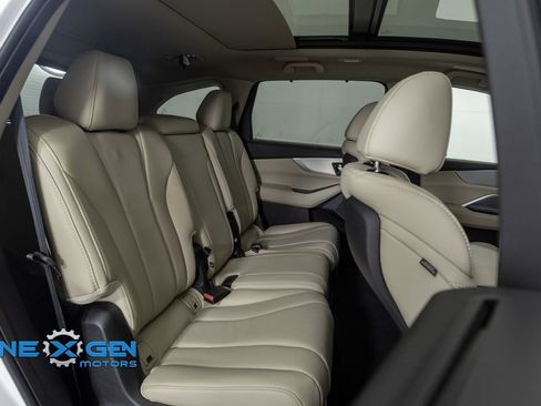 Used 2025 Acura MDX SH-AWD w/ Technology Package image 40