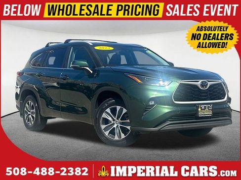 Used 2023 Toyota Highlander XLE image 1