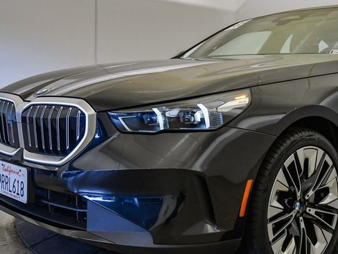 Used 2025 BMW 530i image 9