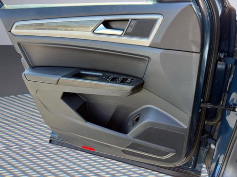 Used 2019 Volkswagen Atlas SE FWD image 24