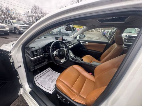 Used 2013 Lexus CT 200h w/ Premium Pkg w/Navigation image 26