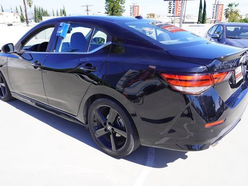 Used 2022 Nissan Sentra SR w/ Midnight Edition image 6