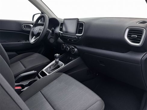 New 2026 Hyundai Venue SE image 15