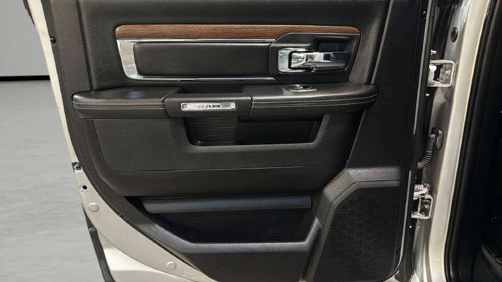 Used 2017 RAM 1500 Laramie AWD/4WD image 14