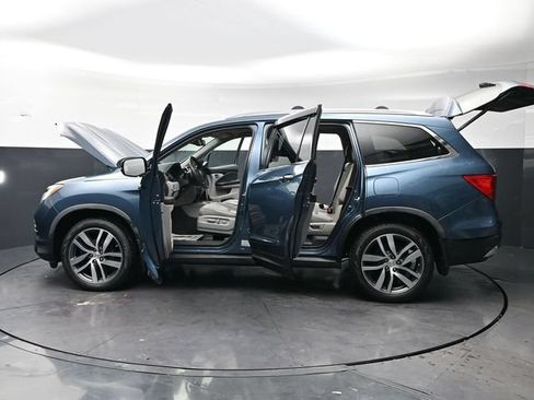 Used 2017 Honda Pilot Touring image 41