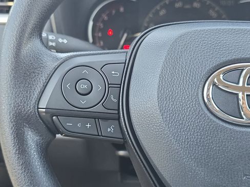 Used 2025 Toyota RAV4 XLE AWD/4WD image 28