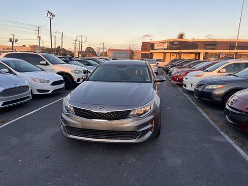 Used 2018 Kia Optima LX FWD image 6