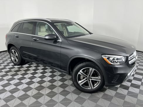 Used 2022 Mercedes-Benz GLC 300 4MATIC image 2