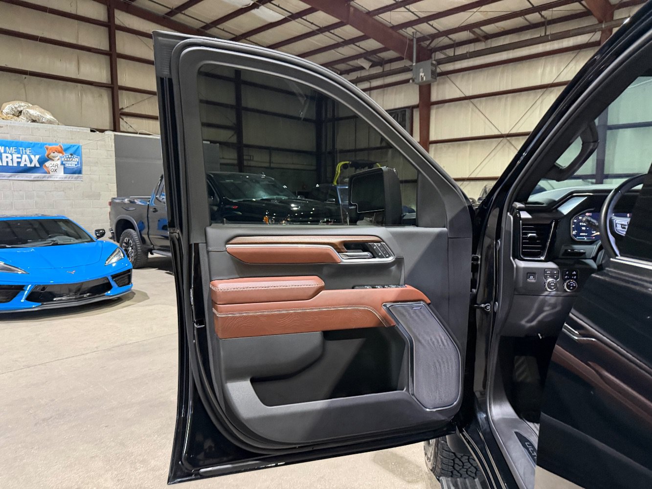 Used 2026 GMC Sierra 2500 Denali Ultimate AWD/4WD image 11