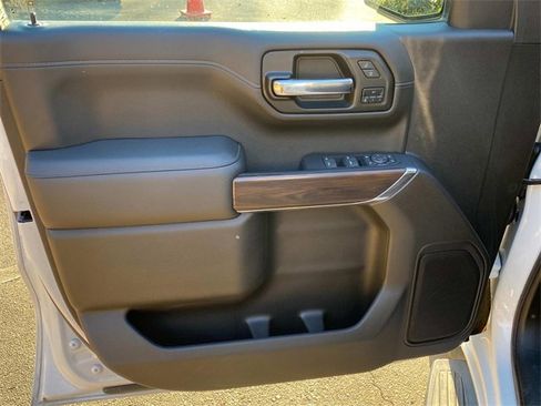Used 2022 GMC Sierra 1500 SLT w/ SLT Premium Package image 12