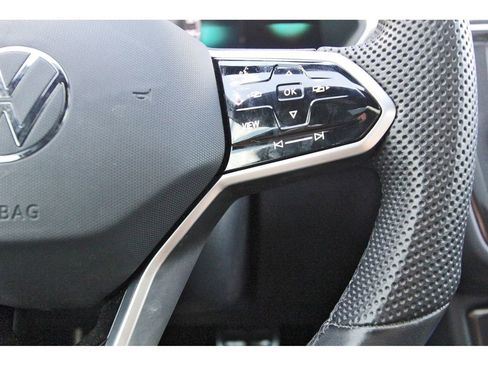 Used 2024 Volkswagen Tiguan SE R-Line image 14