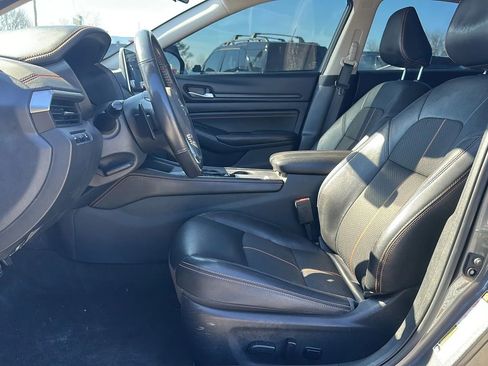 Used 2022 Nissan Altima 2.5 SR w/ Midnight Edition Package image 9