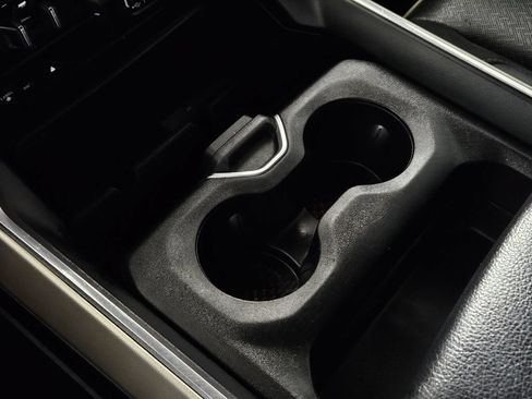 Used 2019 RAM 1500 Laramie RWD image 19