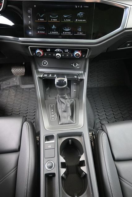 Used 2024 Audi Q3 2.0T Premium w/ Convenience Package AWD/4WD image 30