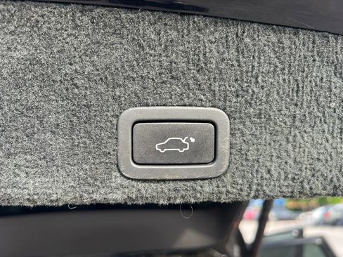 Used 2014 Volvo XC60 T6 R-Design image 27