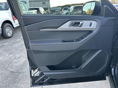 New 2025 Ford Explorer Active w/ Active Comfort Package image 10