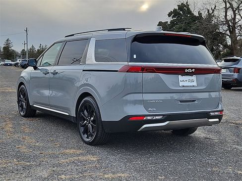 Certified 2024 Kia Carnival SX Prestige image 5