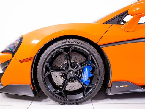 Used 2020 McLaren 600LT Spider RWD image 18