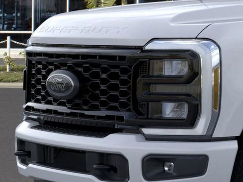 New 2026 Ford F250 Lariat w/ Black Appearance Package image 17