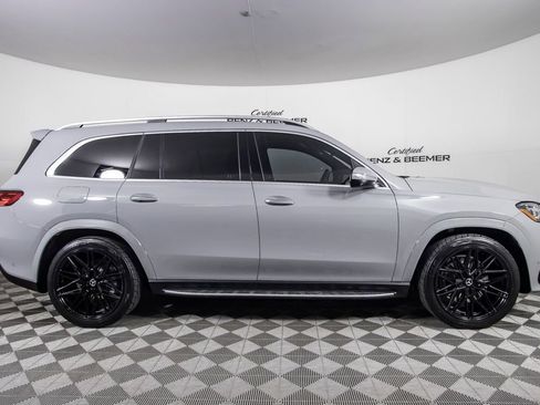Used 2025 Mercedes-Benz GLS 580 4MATIC image 3
