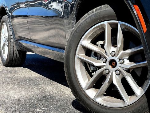 Used 2023 Dodge Durango GT image 2