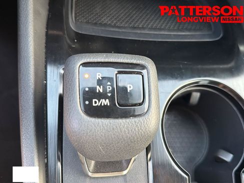 Used 2024 Nissan Rogue S FWD image 12