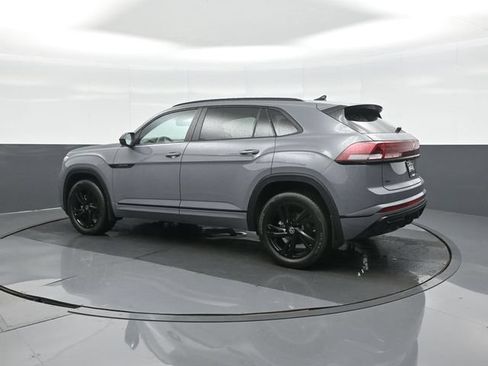 Used 2026 Volkswagen Atlas Cross Sport SEL R-Line AWD/4WD image 5